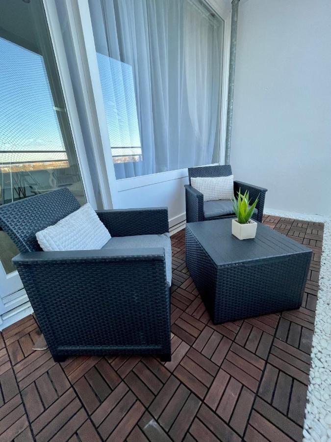 Regency Apartments - Stylische Zentrale 50M2 Wohnung Mit Balkon, Wasserblick Und Netflix Hanover Exterior photo