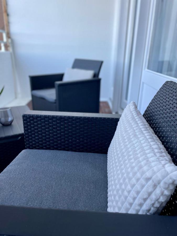 Regency Apartments - Stylische Zentrale 50M2 Wohnung Mit Balkon, Wasserblick Und Netflix Hanover Exterior photo
